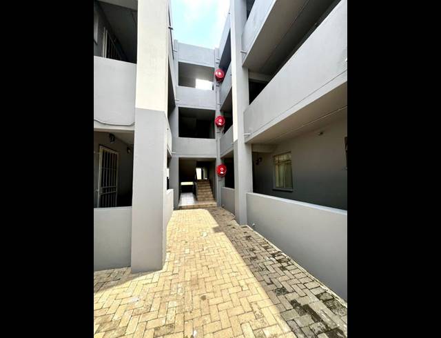 2 BEDROOM APARTMENT FOR SALE IN FLEURHOF